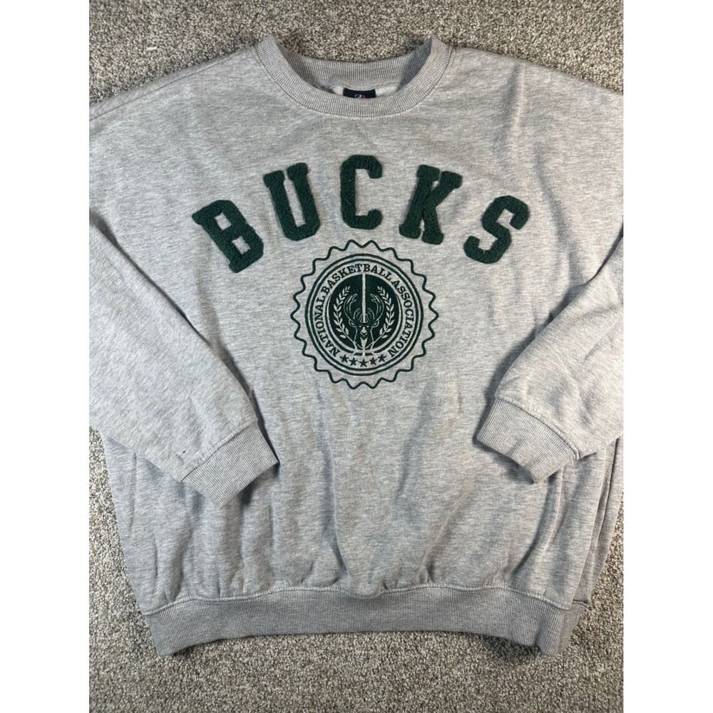 NBA Milwaukee Bucks Sweatshirt Mens Large Gray Chenille Spellout Crewneck Fleece